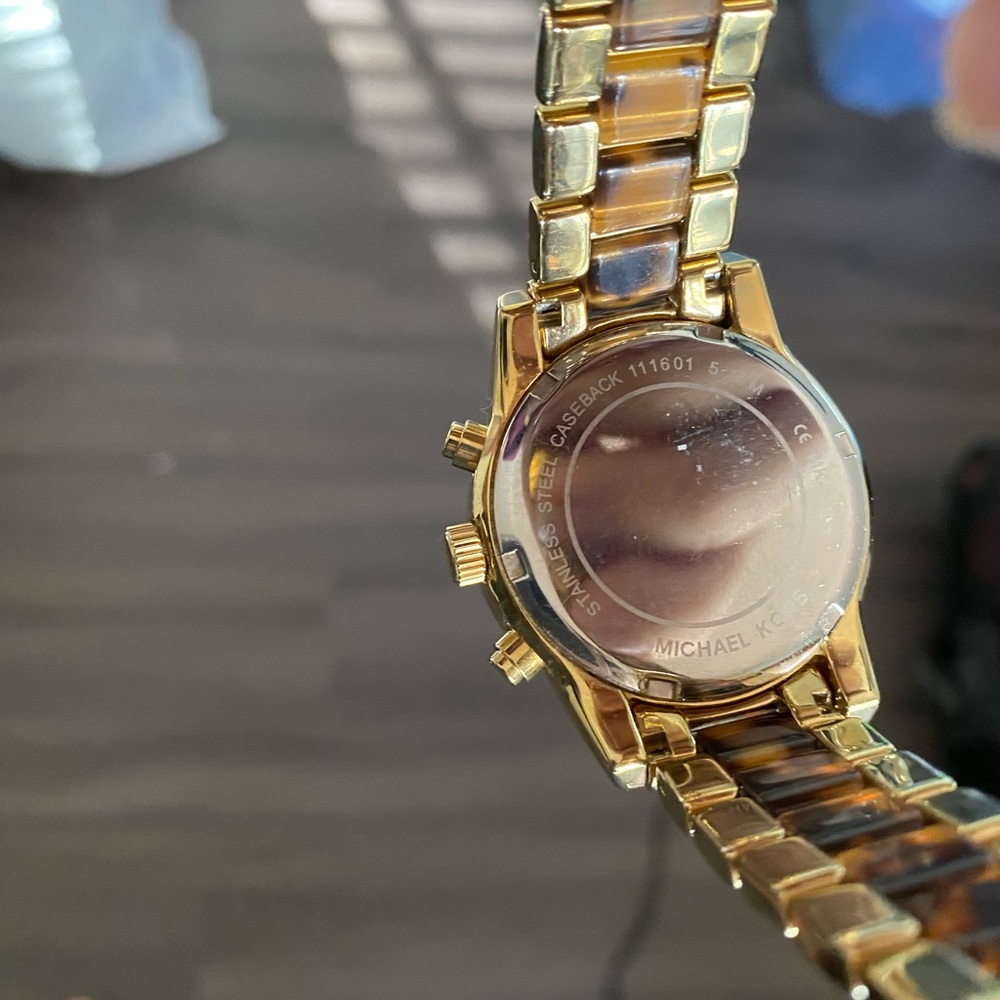 Michael Kors Tortoise Shell Watch - Picture 5 of 5